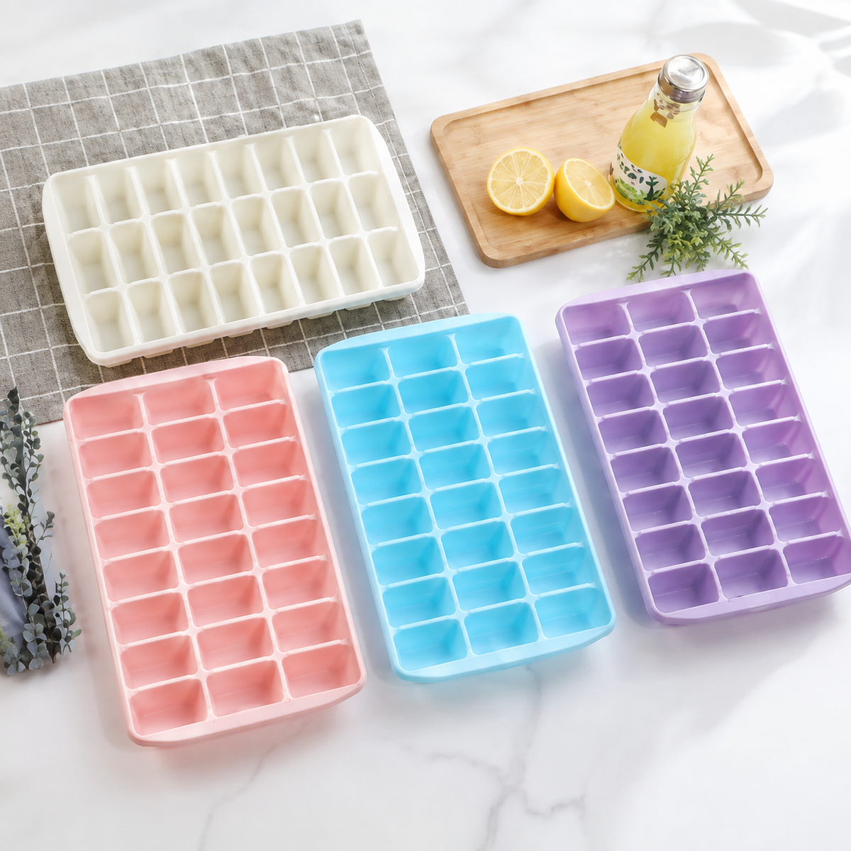 Ecom-Plastic Ice Cube Tray With Cover 18x1