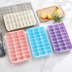 Ecom-Plastic Ice Cube Tray With Cover 18x1