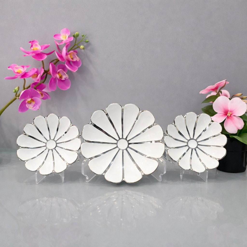 Petal Shape 3-Grid Bowl – Floral Serving Dish (Silver & Golden) - Habitt