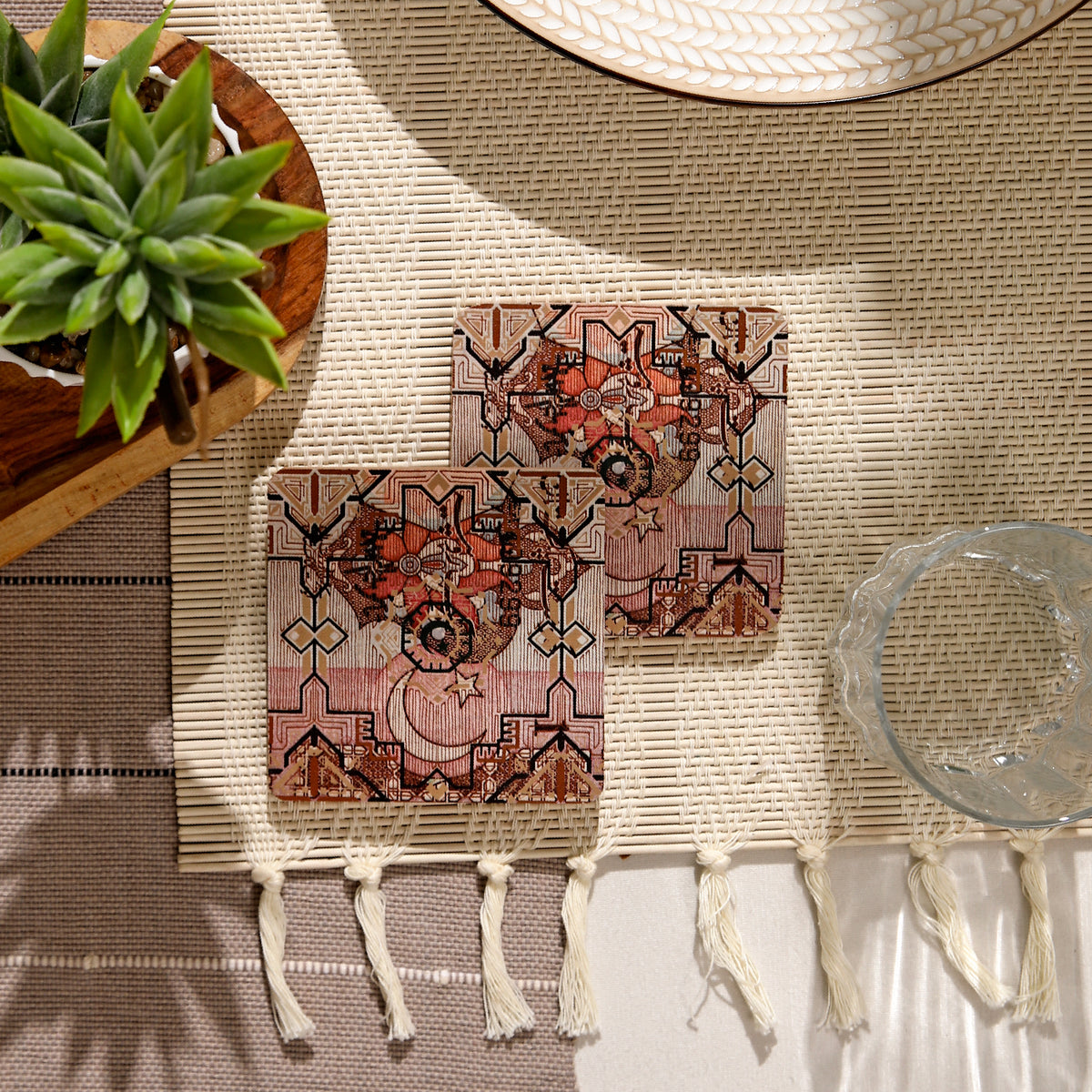 4‑Piece Angoa Coaster Set – Printed Round Wooden Drink Mats