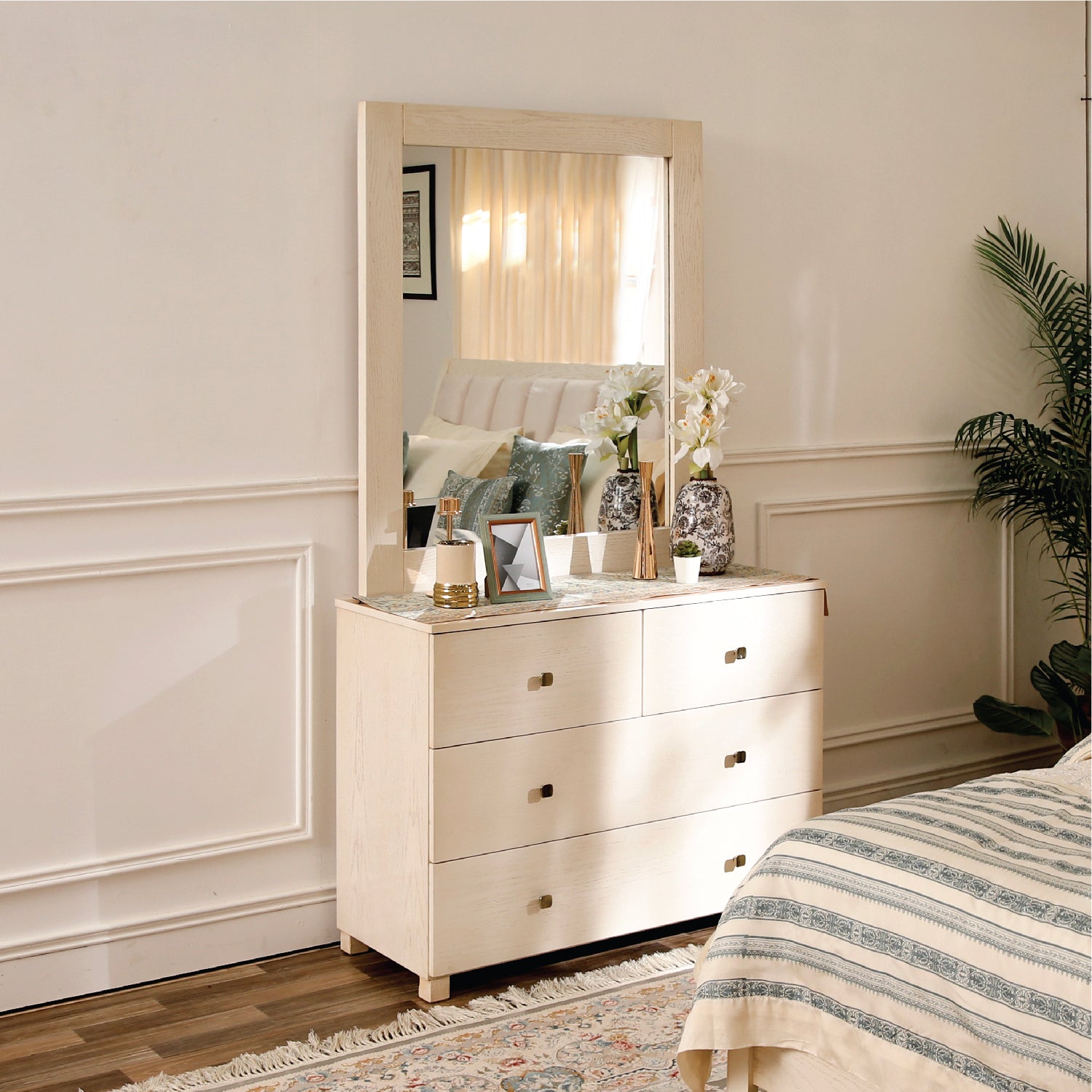 Modena Bedroom Set – Bed, Dresser & Rs 10,000 Gift Card